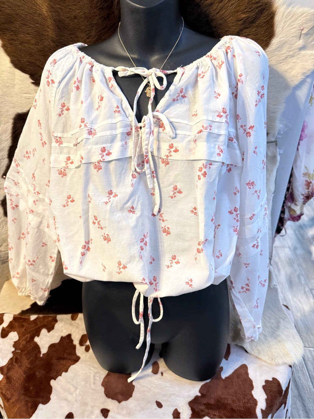 Universal Thread White Peasant Blouse with Pink Floral Print